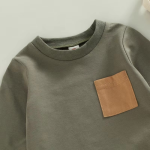 Three-quarter sleeve dress with a V-neck - Image 4